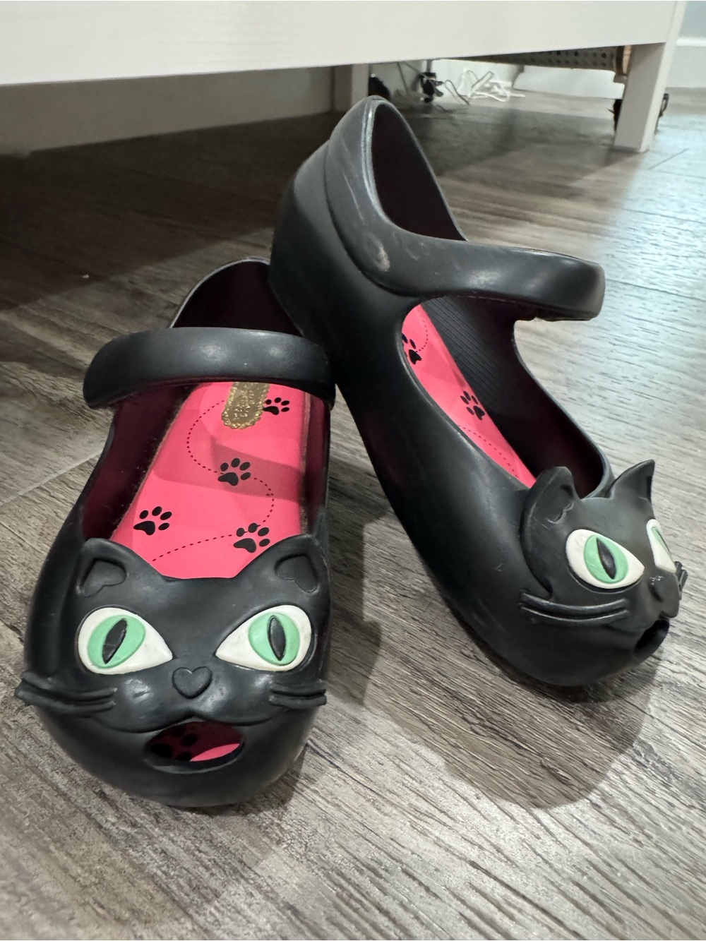Mini Melissa Black Cat Mary Jane Shoes with Green Eyes and Pink Insole